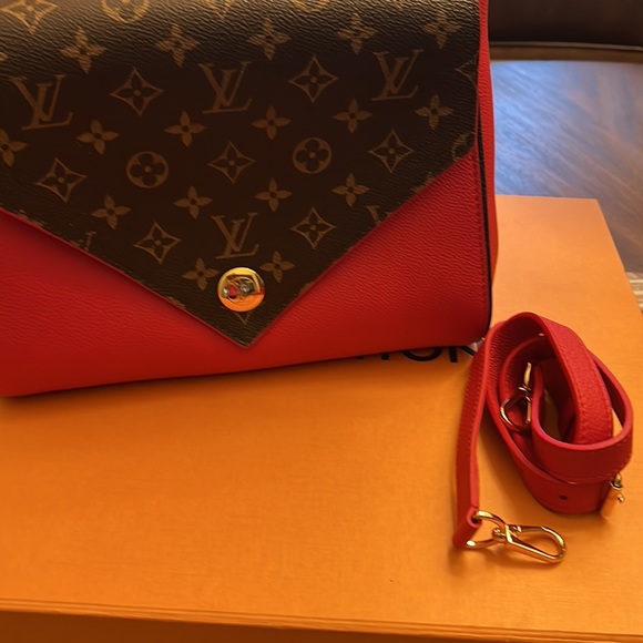 Louis Vuitton Double V Rubis - Picture 6 of 6
